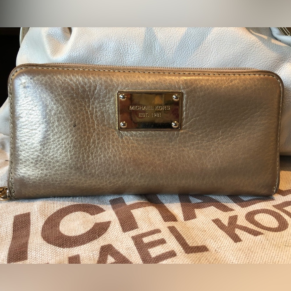 MICHAEL Michael Kors Gold Metallic Leather “Jet Set” Zip Around Wallet.